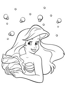 Ariel la petite sirène et un joli coquillage